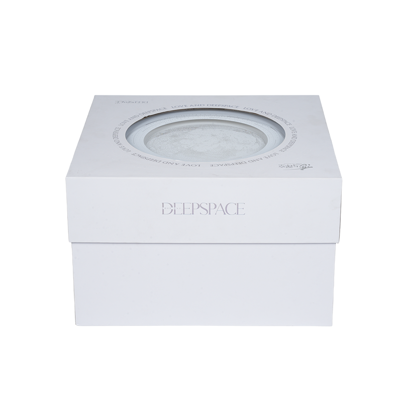 ホリデーをテーマにしたハードブック型の回転オルゴール